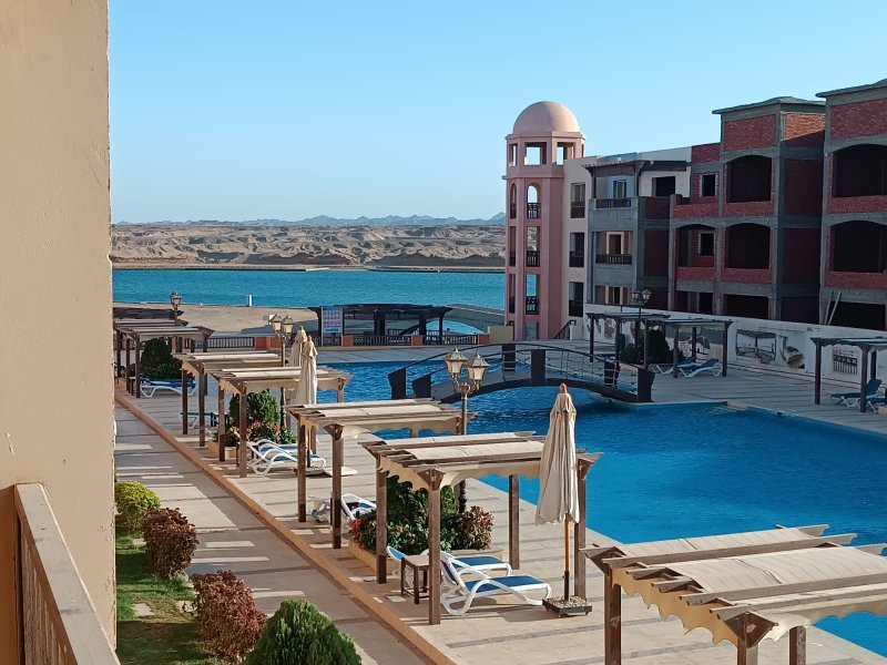 Spacious 3 Bedroom Pool View Apartment – Prime Location